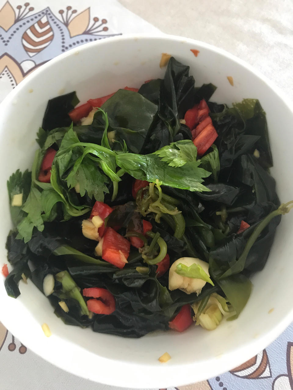 美味简单的凉拌嫩海带苗