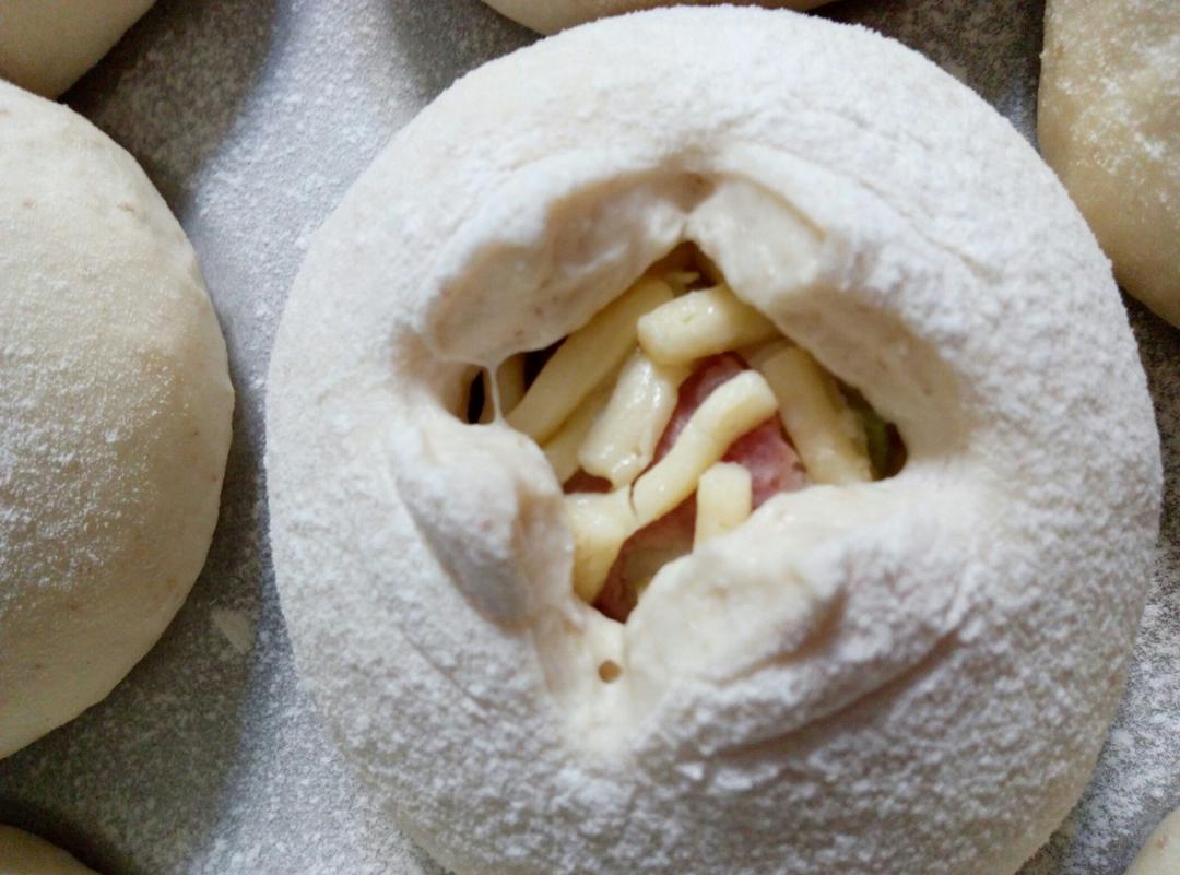 全麦芝士熔岩面包