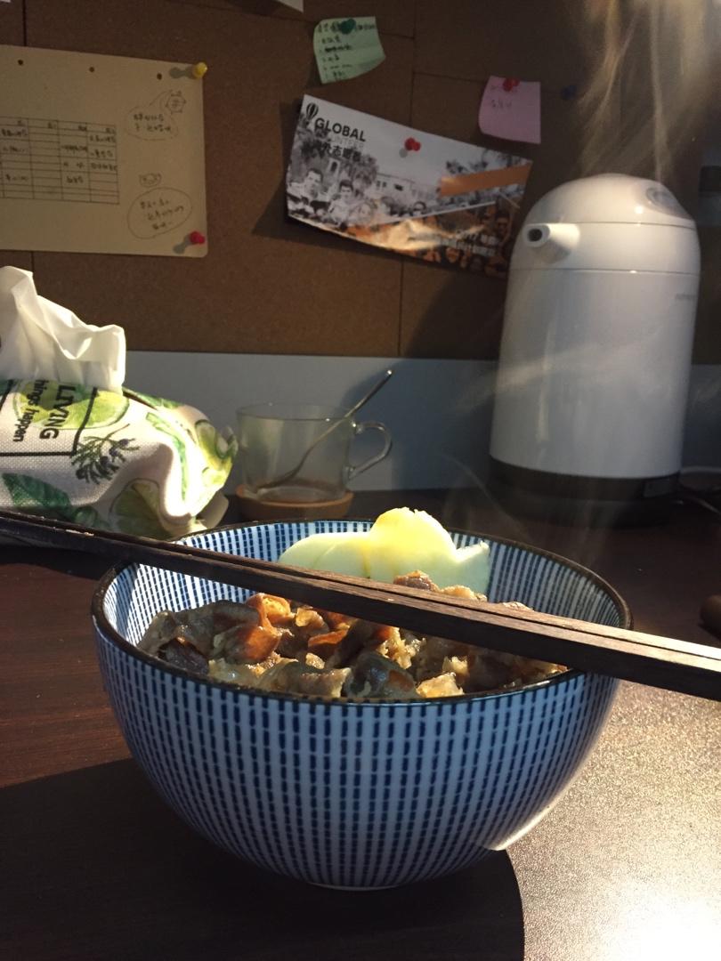 【温泉蛋肥牛盖饭】