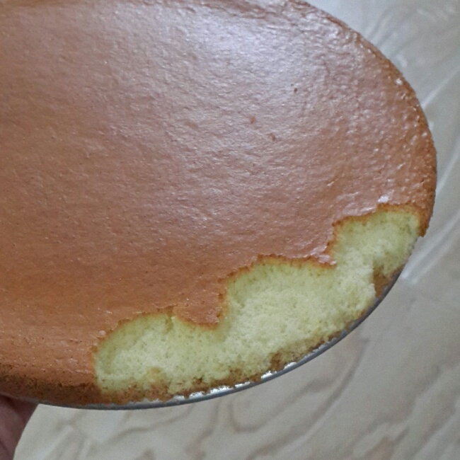 超简单完美戚风蛋糕（6寸2蛋）附打发、翻拌、脱模视频