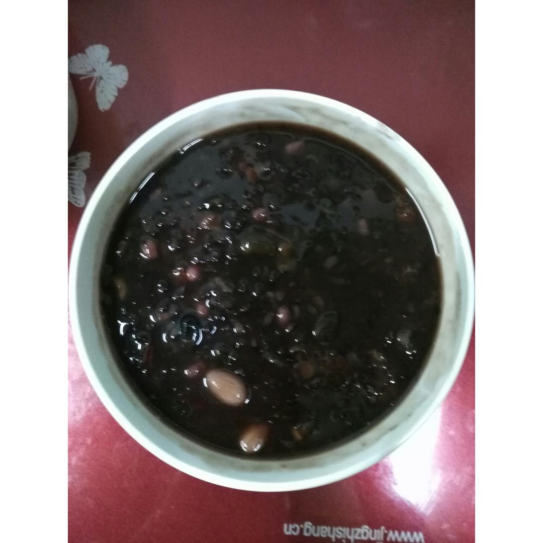 黑米杂粮粥