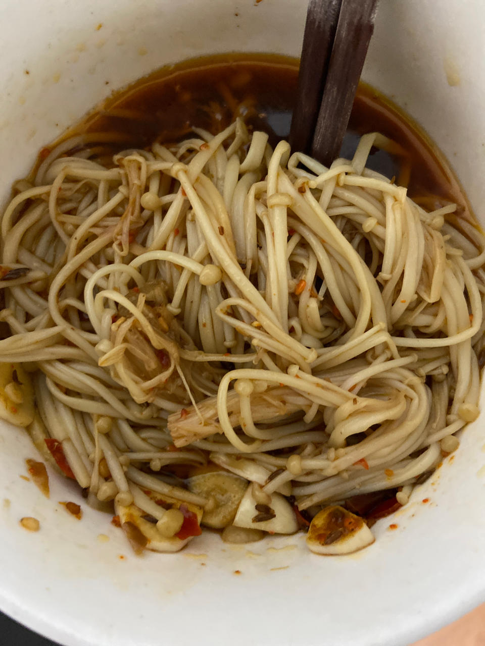 根本停不下来的凉拌金针菇