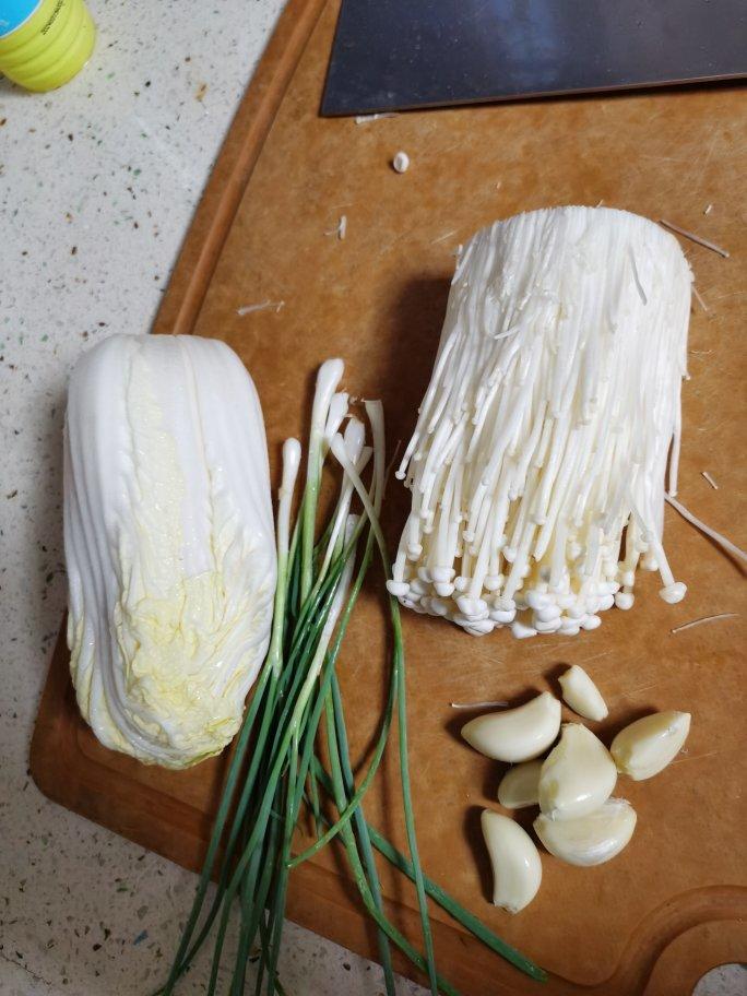 蒜蓉蒸金针菇娃娃菜【7月北鼎蒸炖锅食谱】