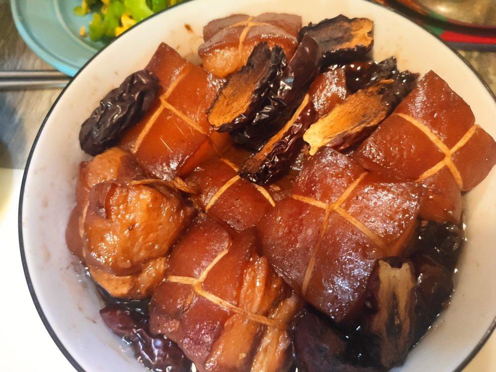 如何炖出不腻的东坡肉--酒店做法及家庭做法