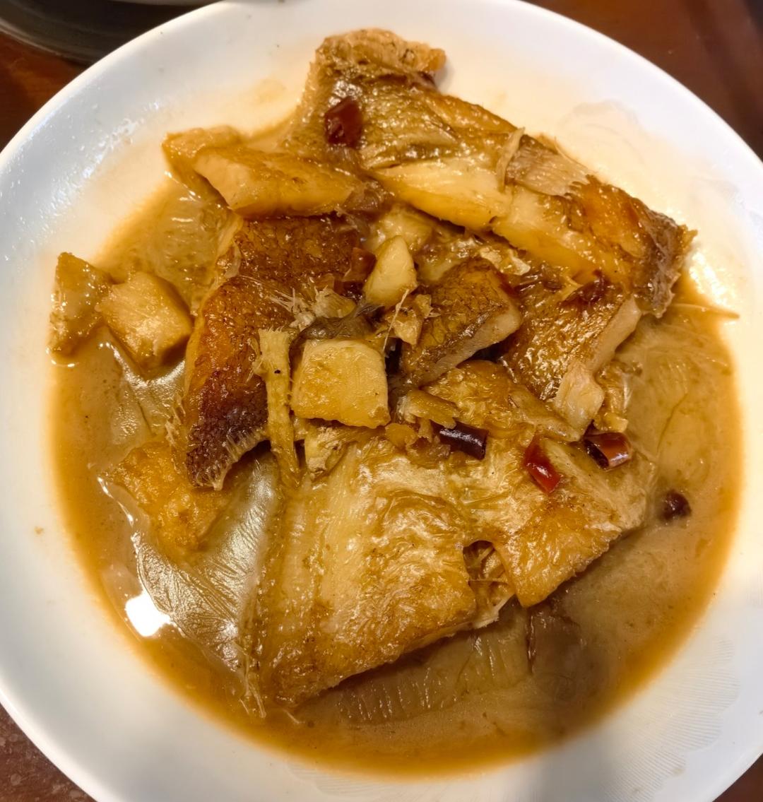 家常红烧比目鱼（熬鳎目鱼）
