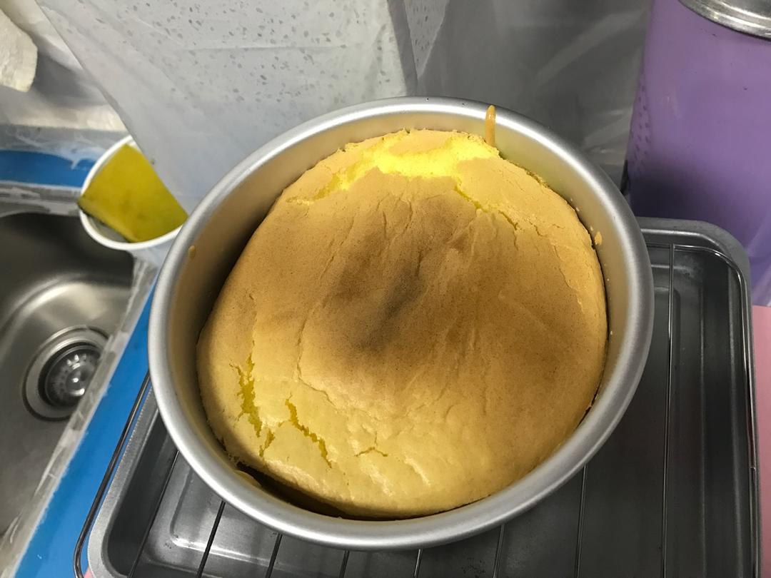 超简单完美戚风蛋糕（6寸2蛋）附打发、翻拌、脱模视频