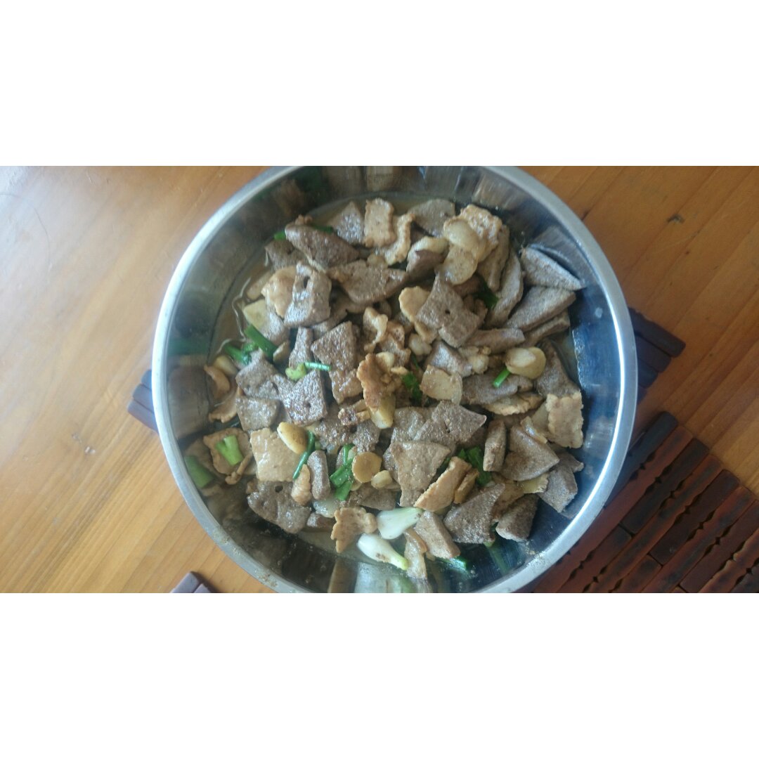 五花肉炒猪肝