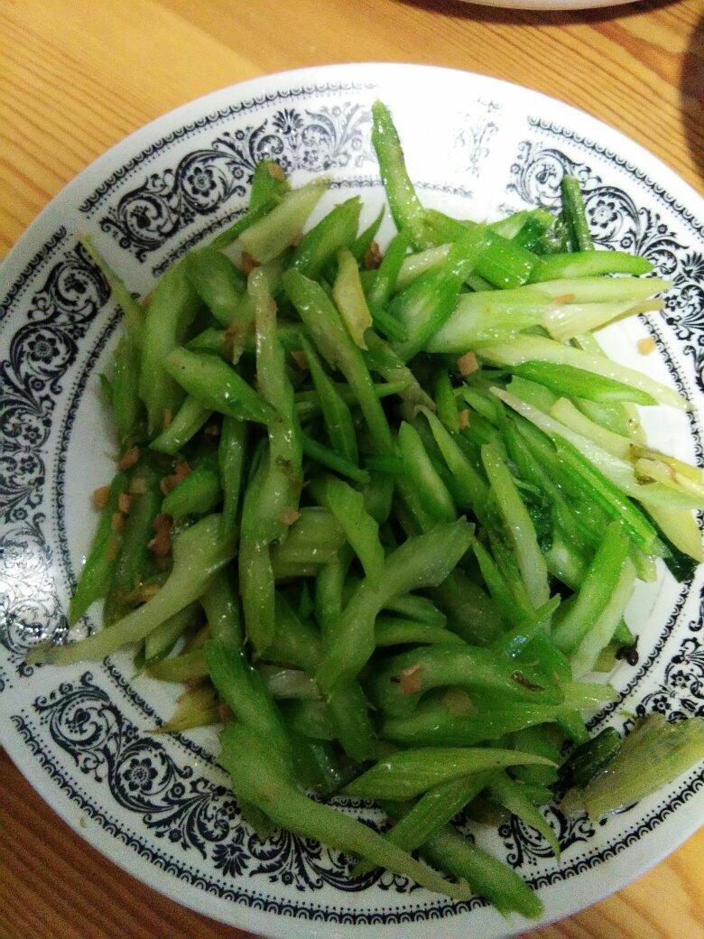素炒芹菜