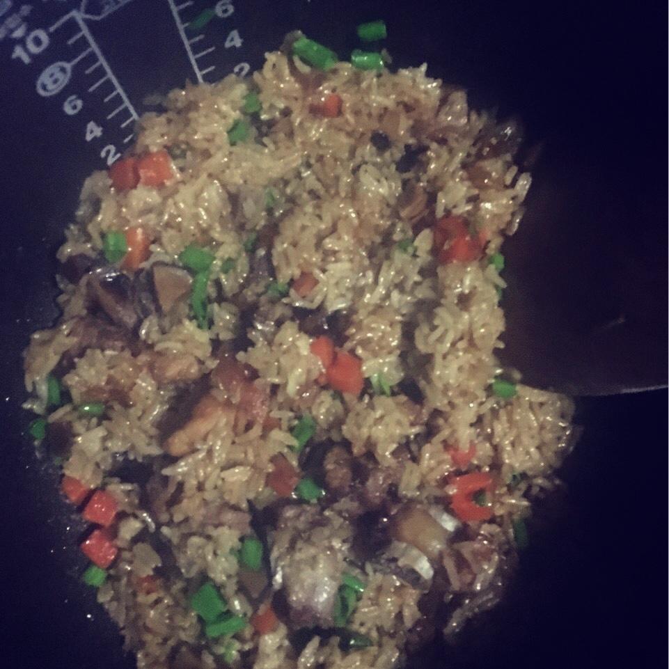 喷香排骨焖饭（爆好吃）