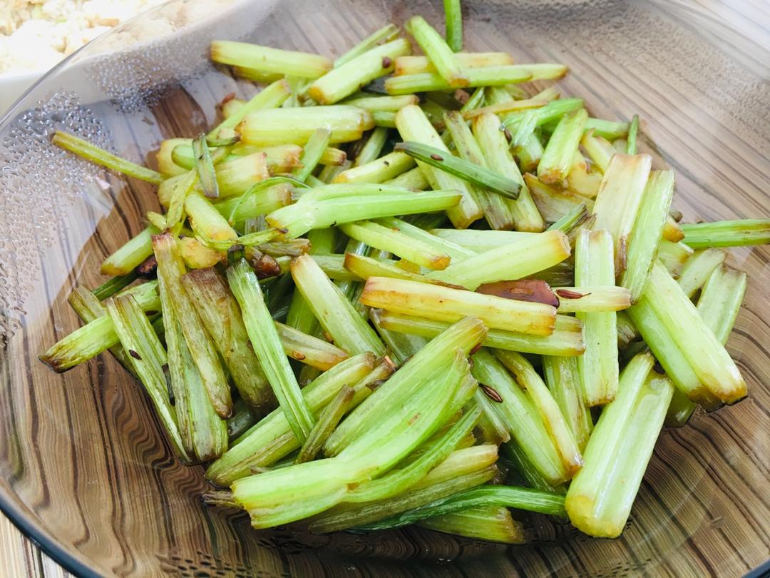 炝炒芹菜