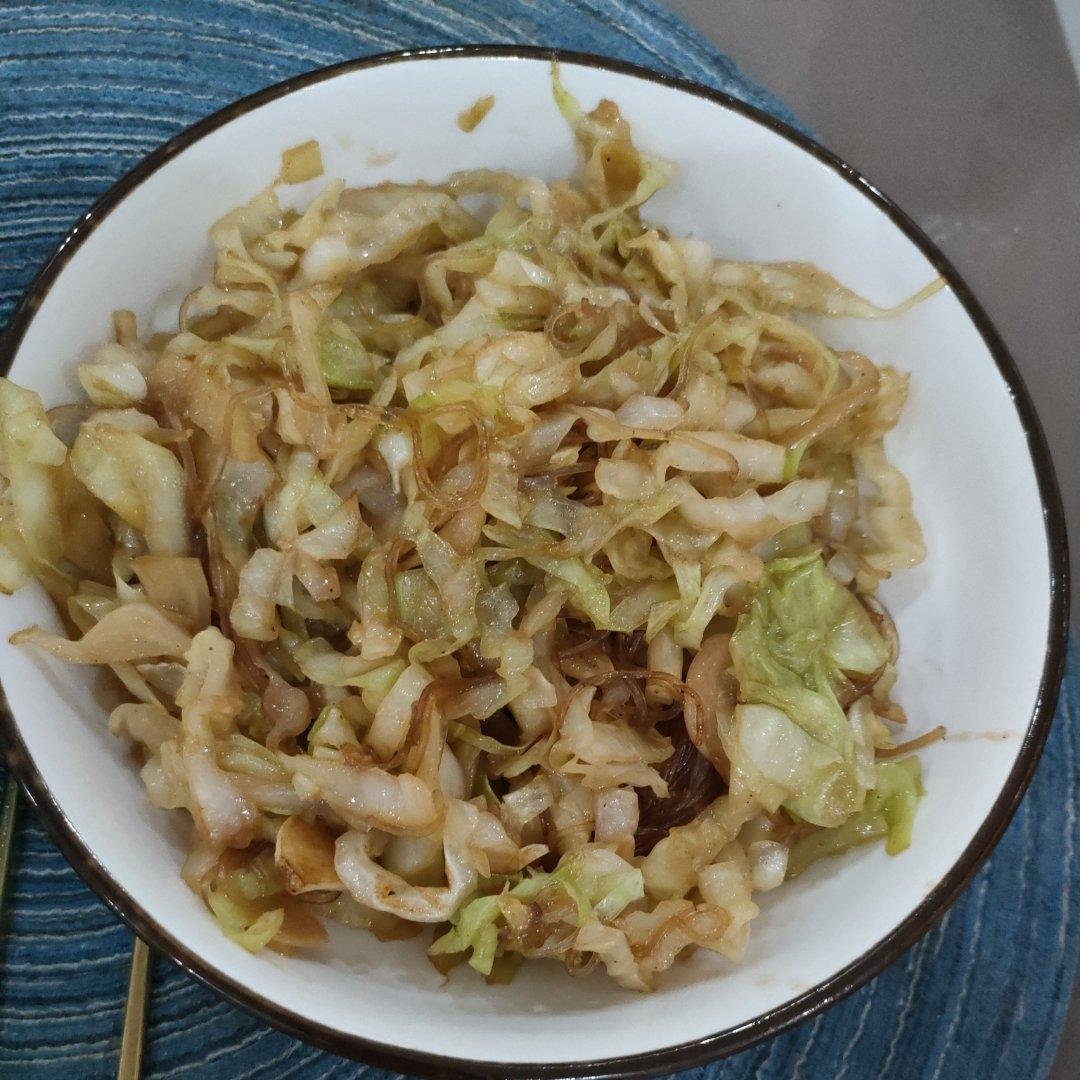 家常快手包菜鸡蛋炒粉丝