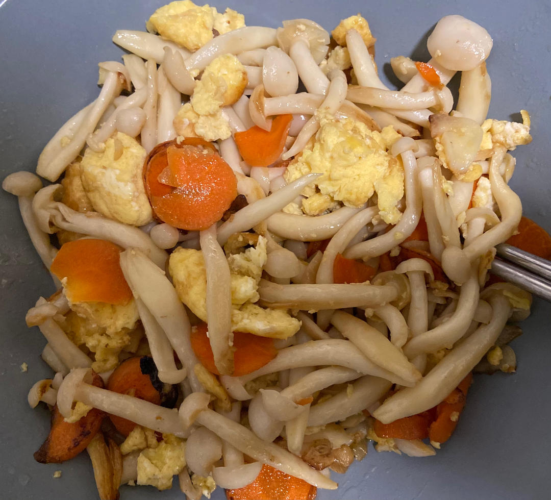 白玉菇炒鸡蛋