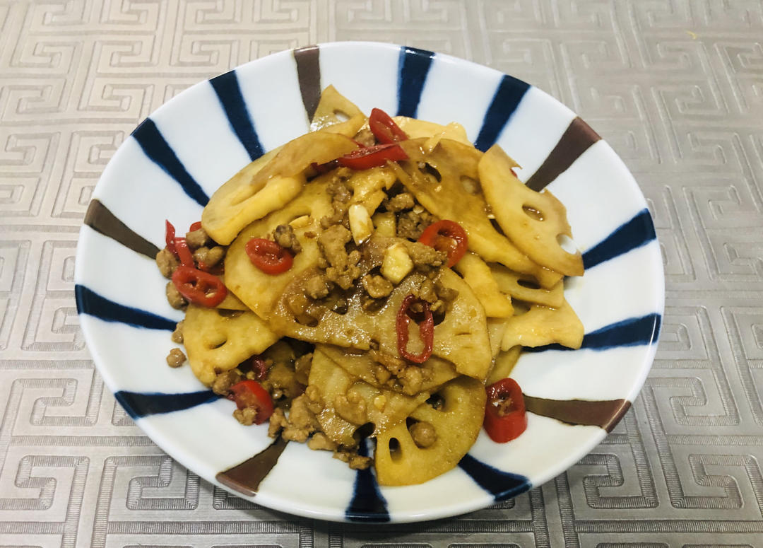 酸香爽辣炒藕片