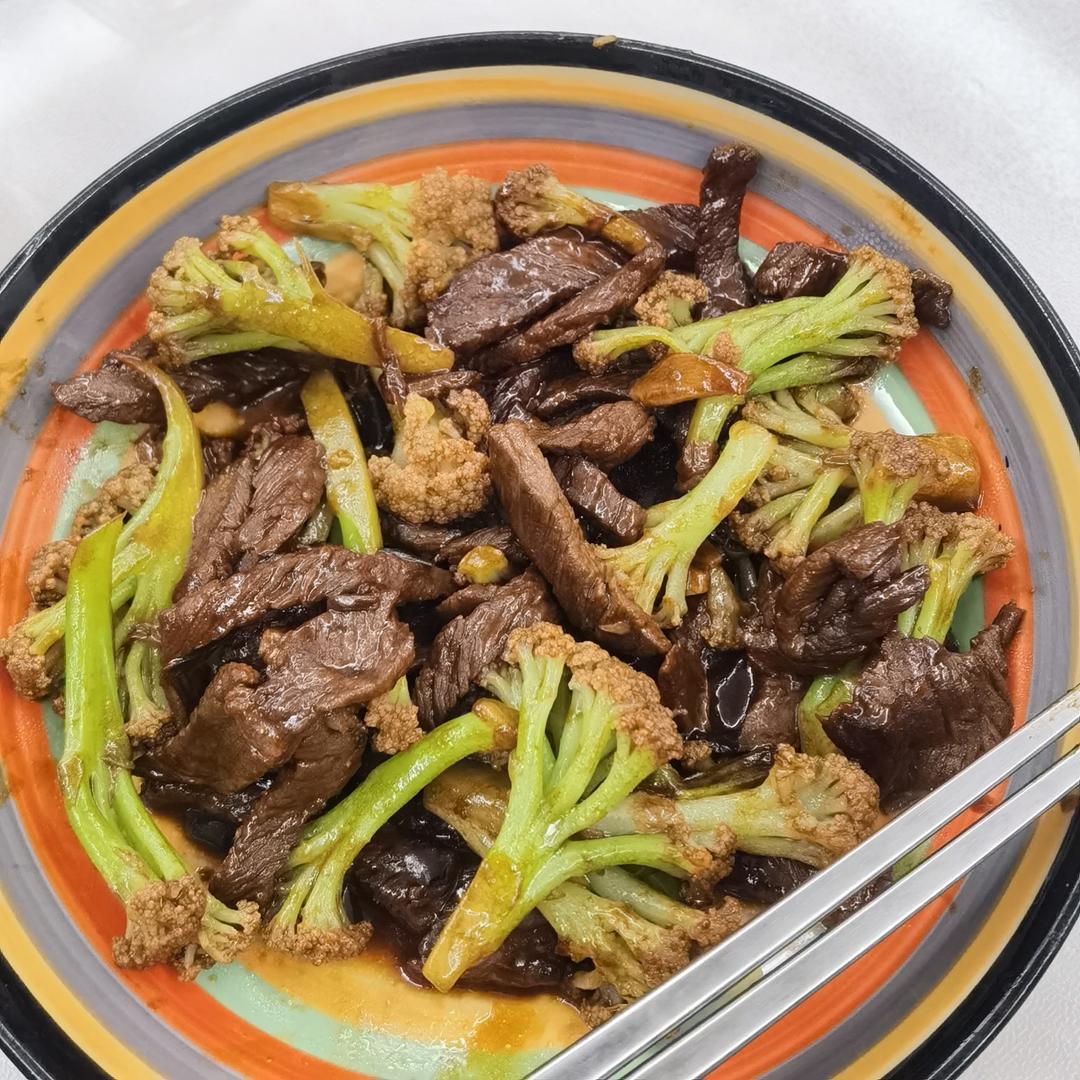 牛肉炒菜花