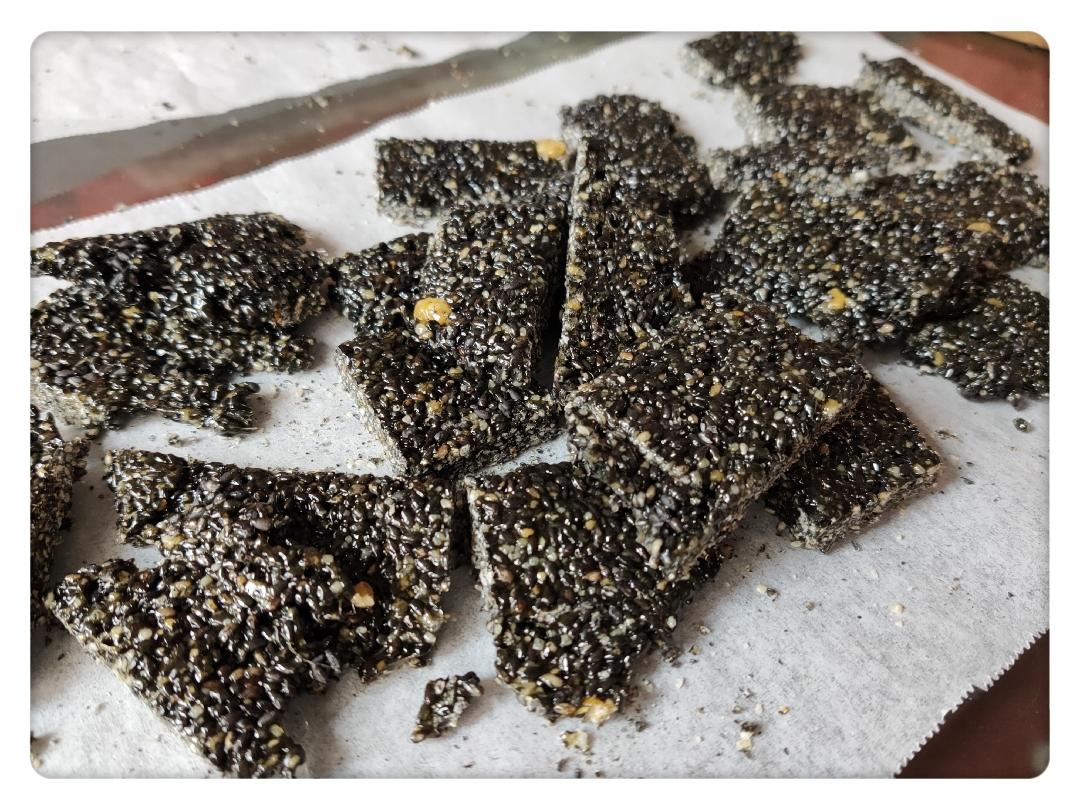 宝宝辅食☞芝麻糖的做法