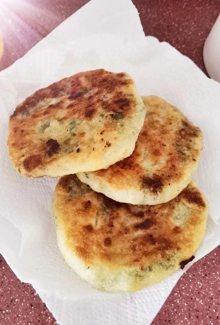 皮薄如纸的韭菜馅饼|免揉面法