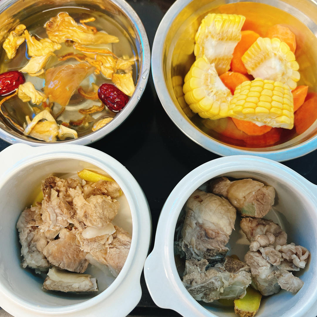 滋补养生 —— 玉米胡萝卜清炖排骨汤🌽