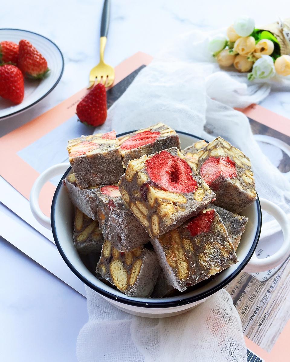 奥利奥草莓雪花酥