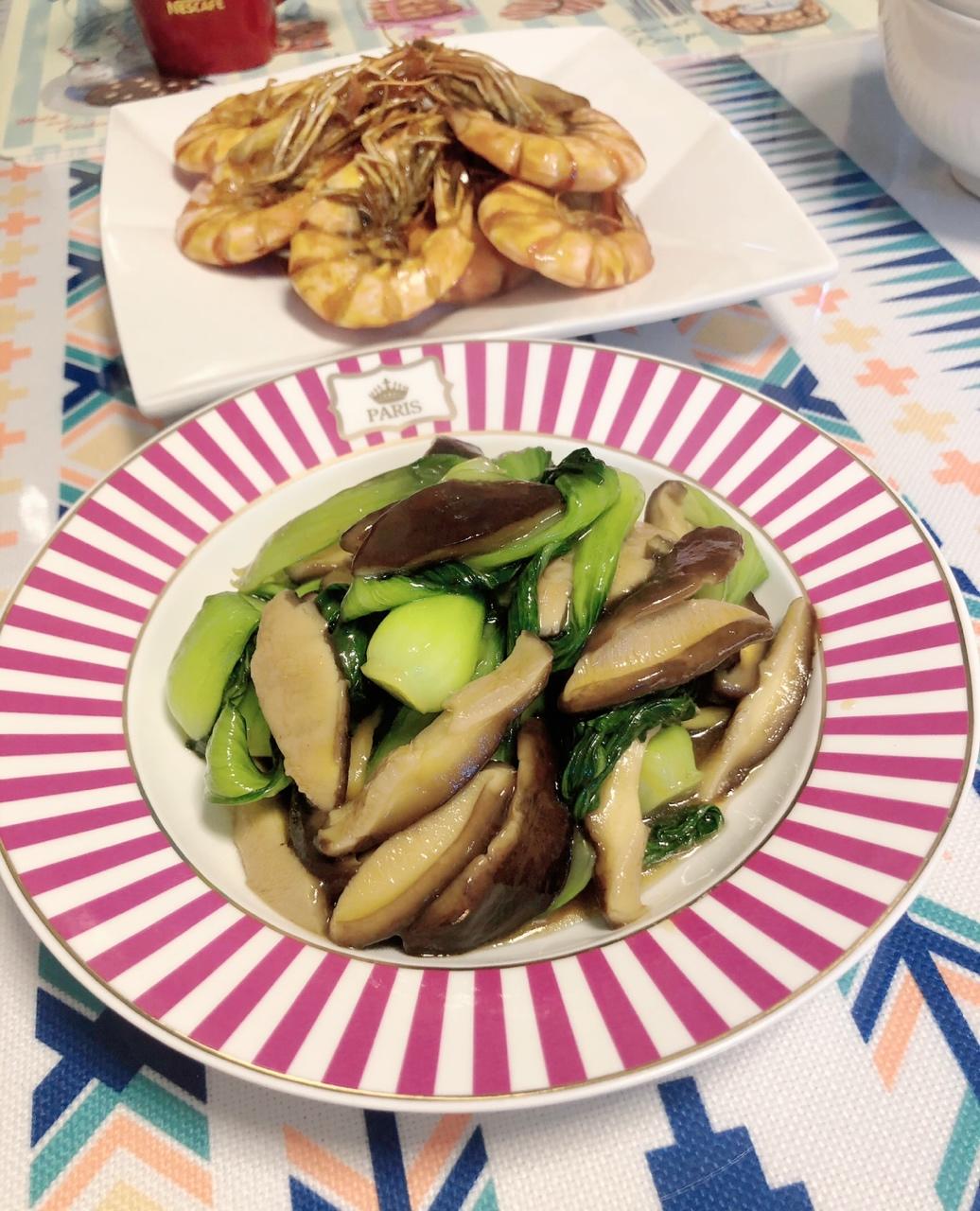 带着春天气息🌱的香菇油菜