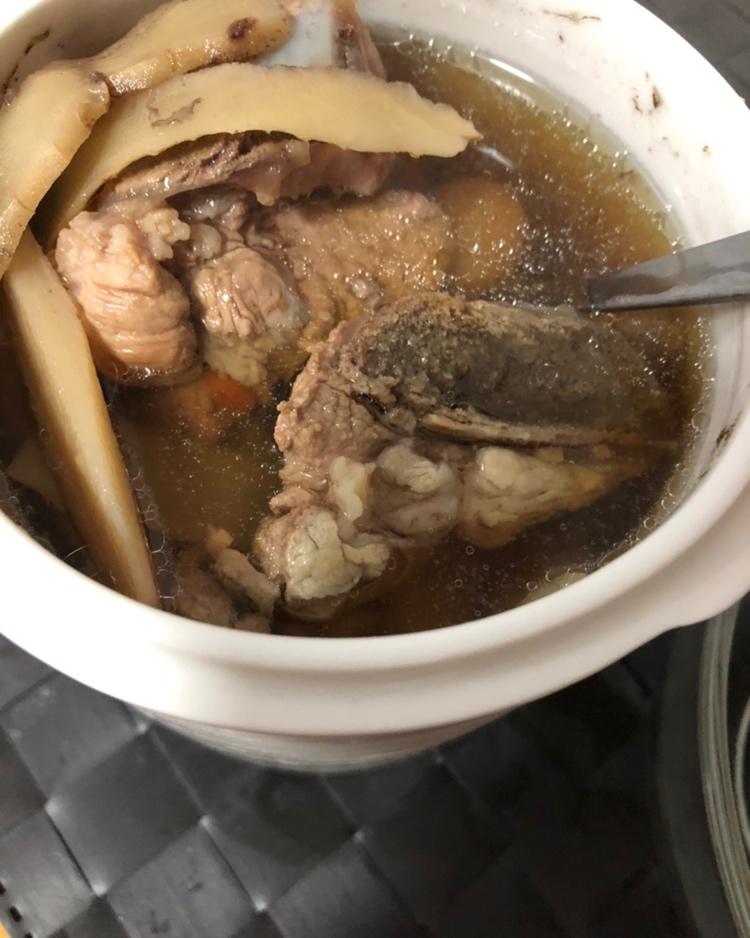 响螺片淮山枸杞鸡汤