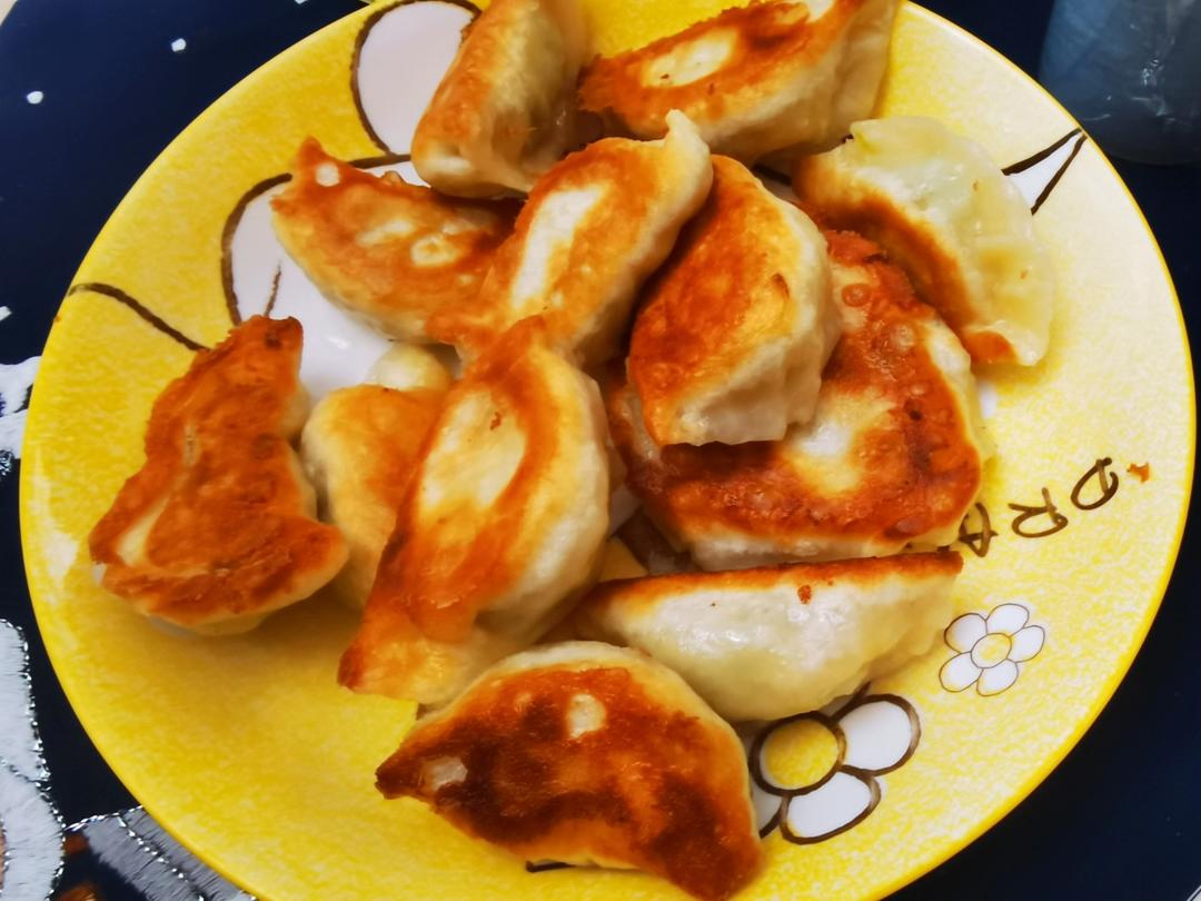 冰花煎饺（个人认为最好吃的饺子做法了！）