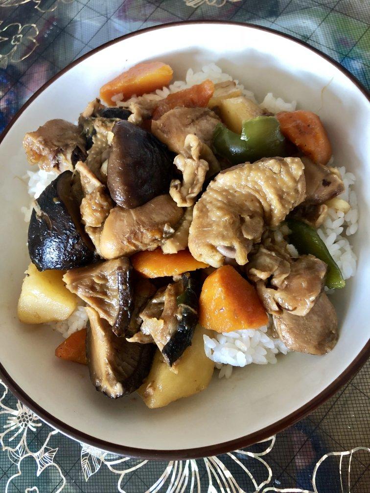 黄焖鸡米饭