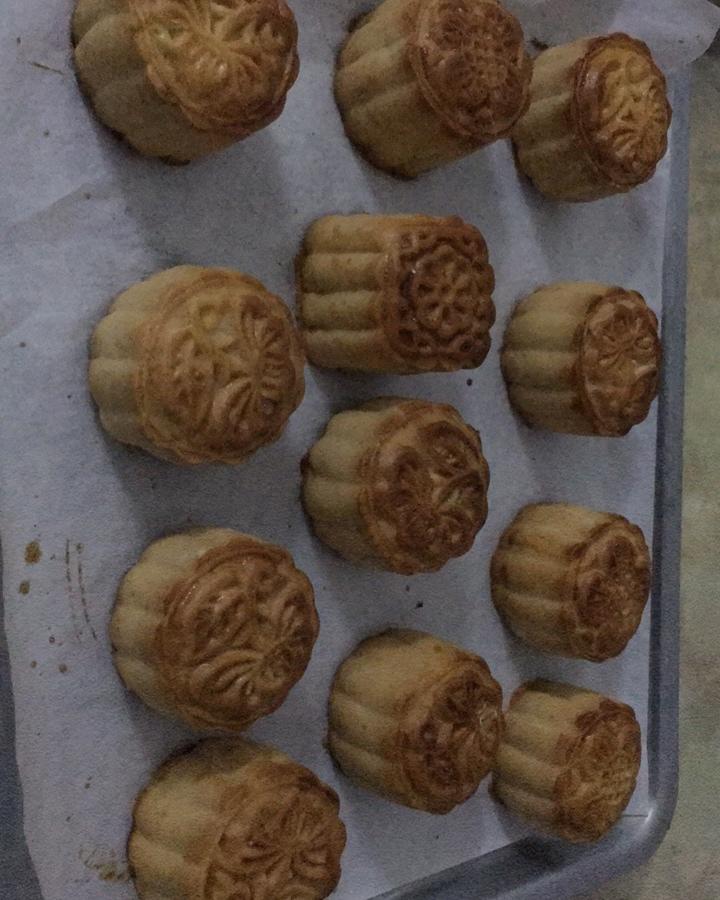 广式月饼—蛋黄莲蓉月饼