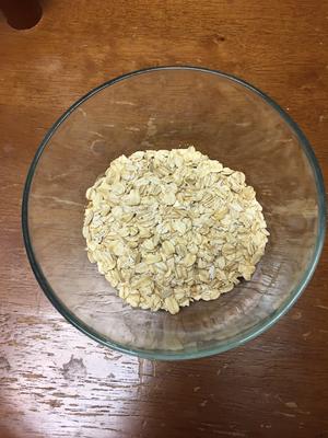 【救命早餐】隔夜燕麦粥 Overnight oatmeal的做法 步骤1