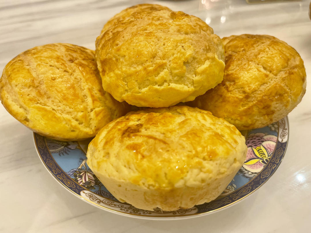 好吃到炸裂的港式菠萝包（附带制作酥皮的小视频）