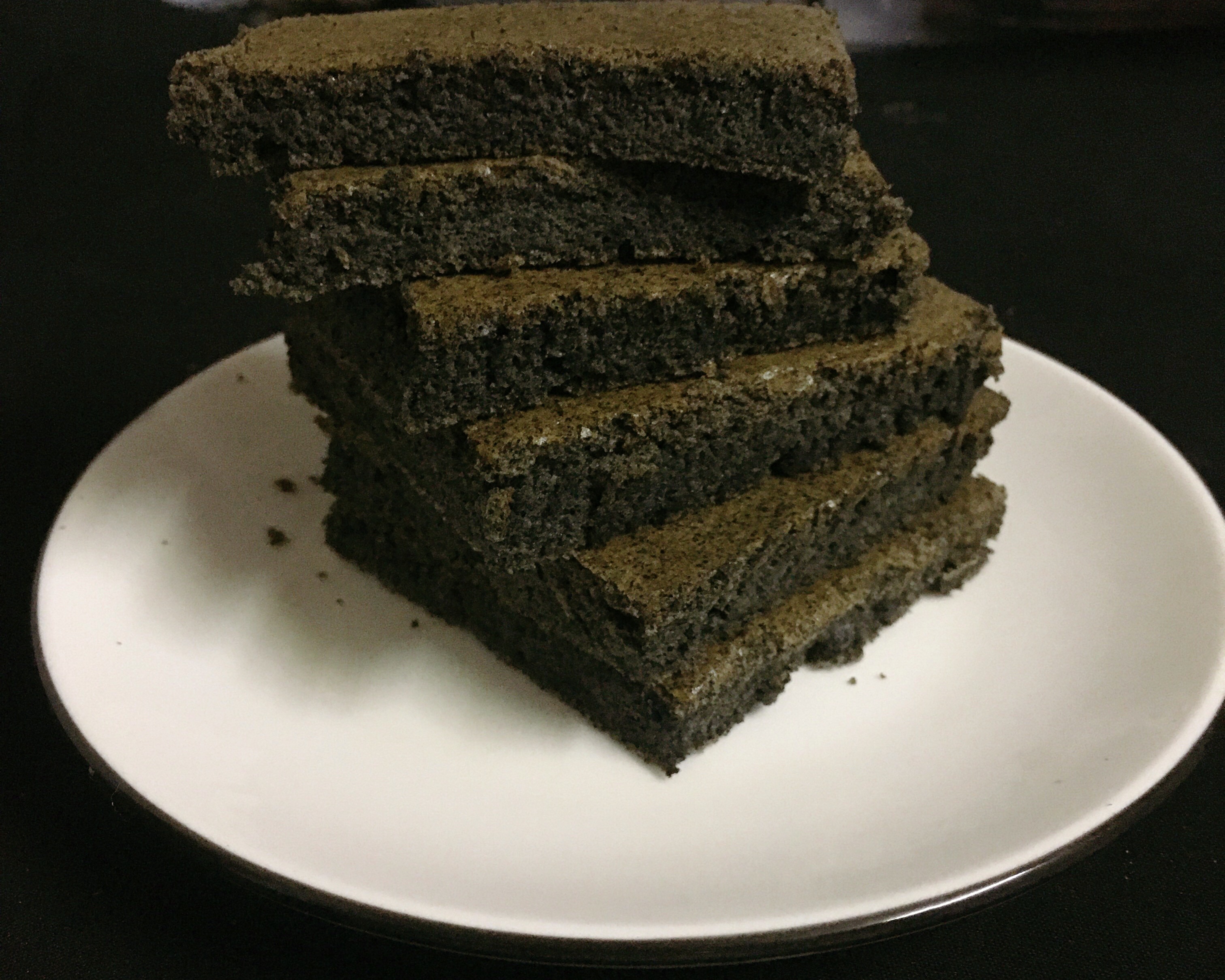 满屋飘香的黑芝麻蛋糕的做法