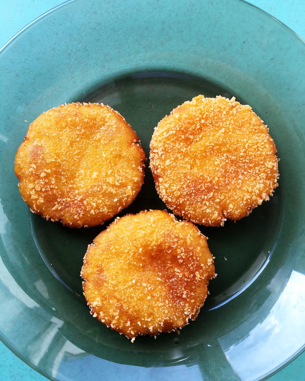 小伊伊lucy做的糯米红薯饼