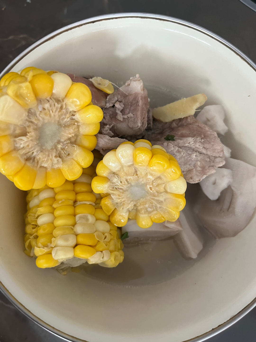 秋冬滋补——莲藕花生排骨汤（内附超香蘸料做法！）