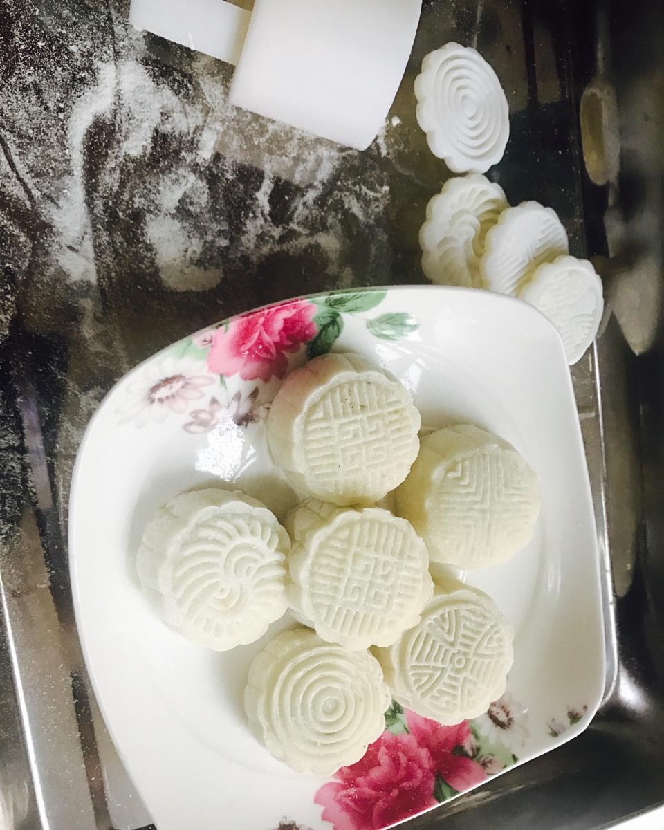 好吃到哭的冰皮月饼（细腻绿豆沙/榴莲）