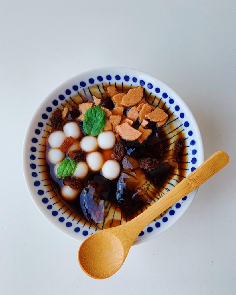 纯正的手工制造冰凉粉（传统红糖冰粉）