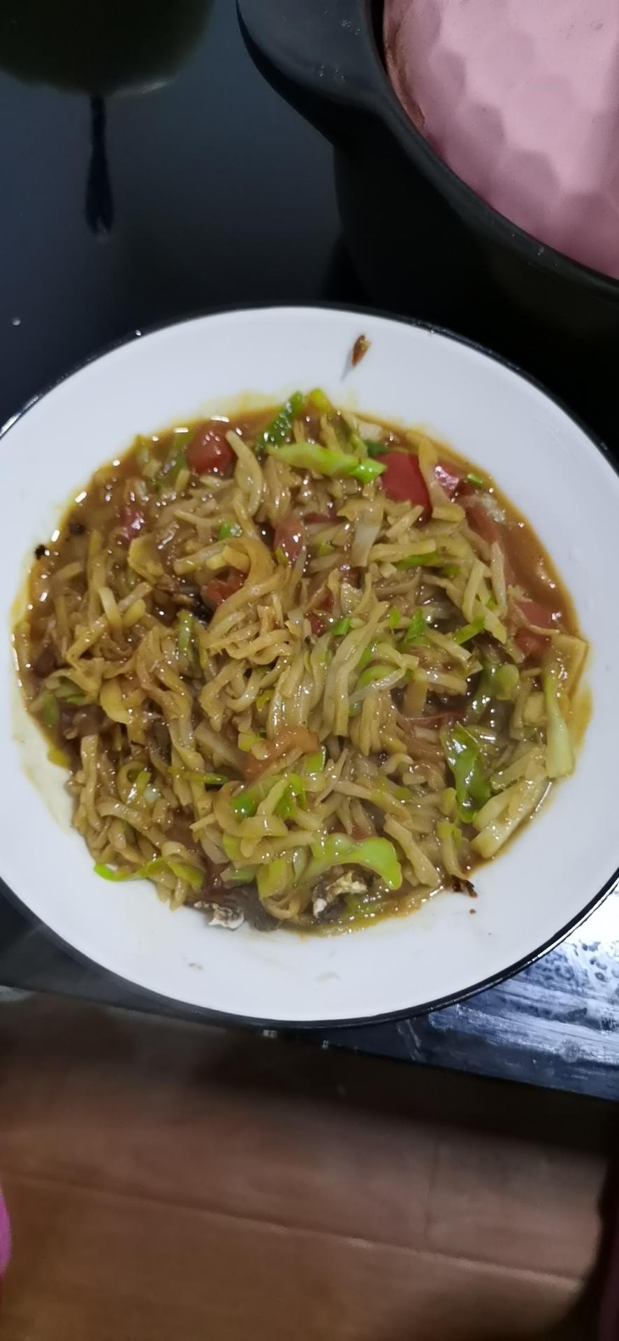 西红柿包菜烩饼