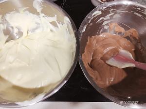 8寸酸奶拉花戚风蛋糕（低糖版好吃不腻！）斑马纹戚风蛋糕 酸奶戚风蛋糕的做法 步骤7