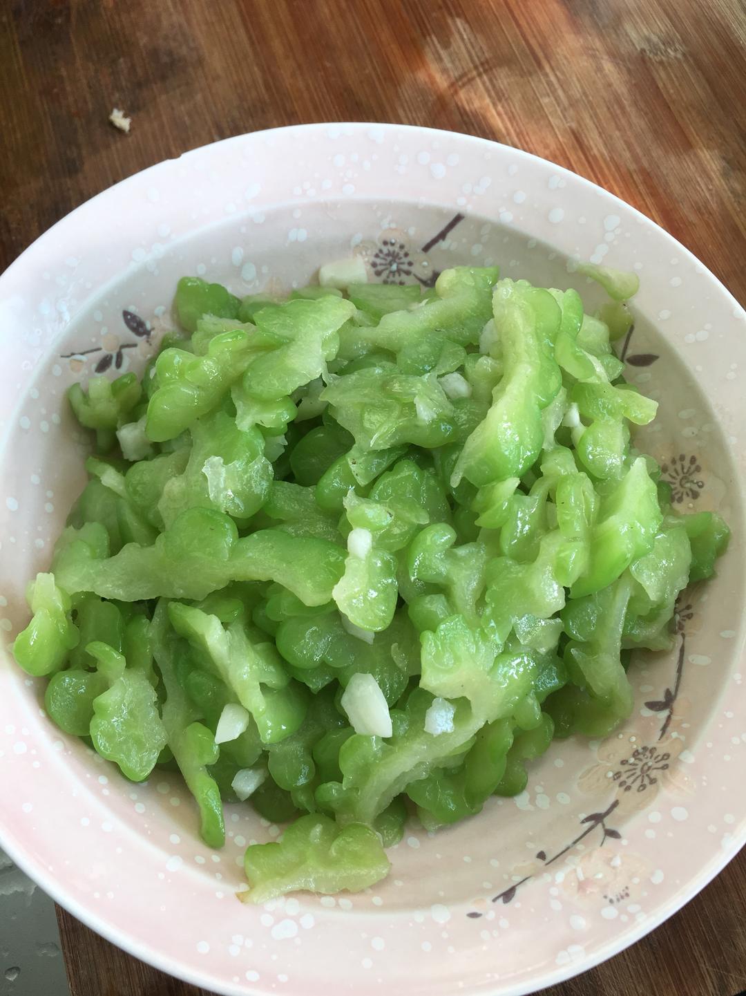 清炒苦瓜(有小窍门真的不苦)