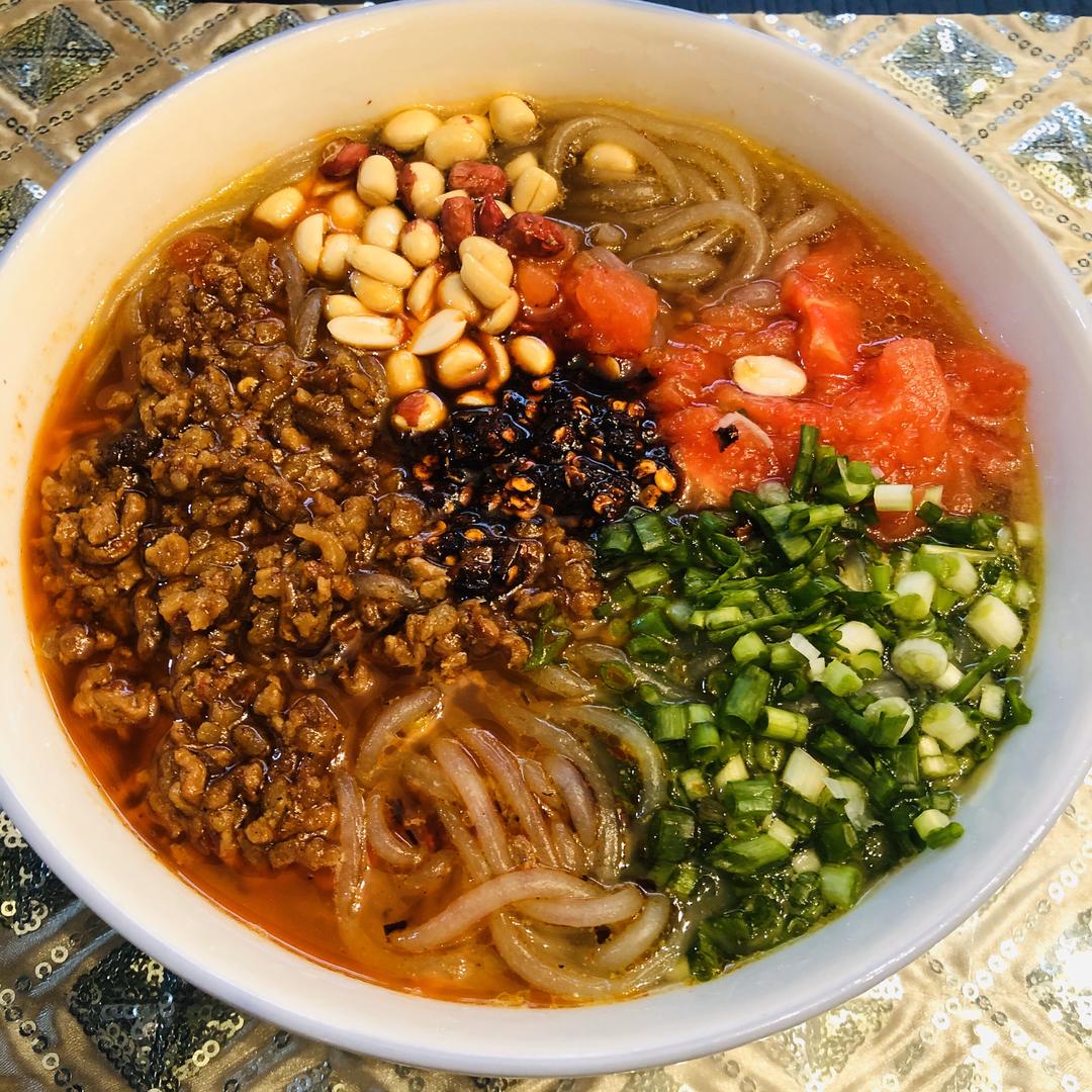 鸡汤酸辣粉的做法