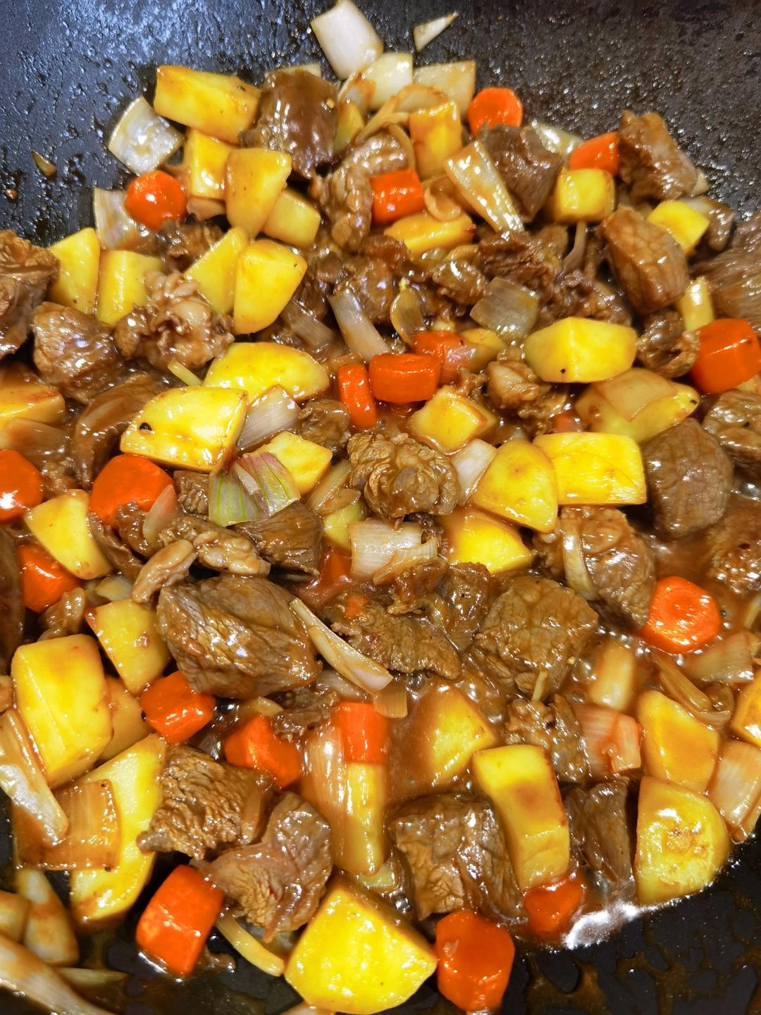 黑椒土豆牛肉粒