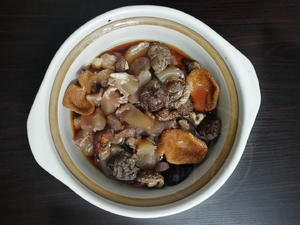 牛筋腐竹五花肉砂锅煲的做法 步骤4