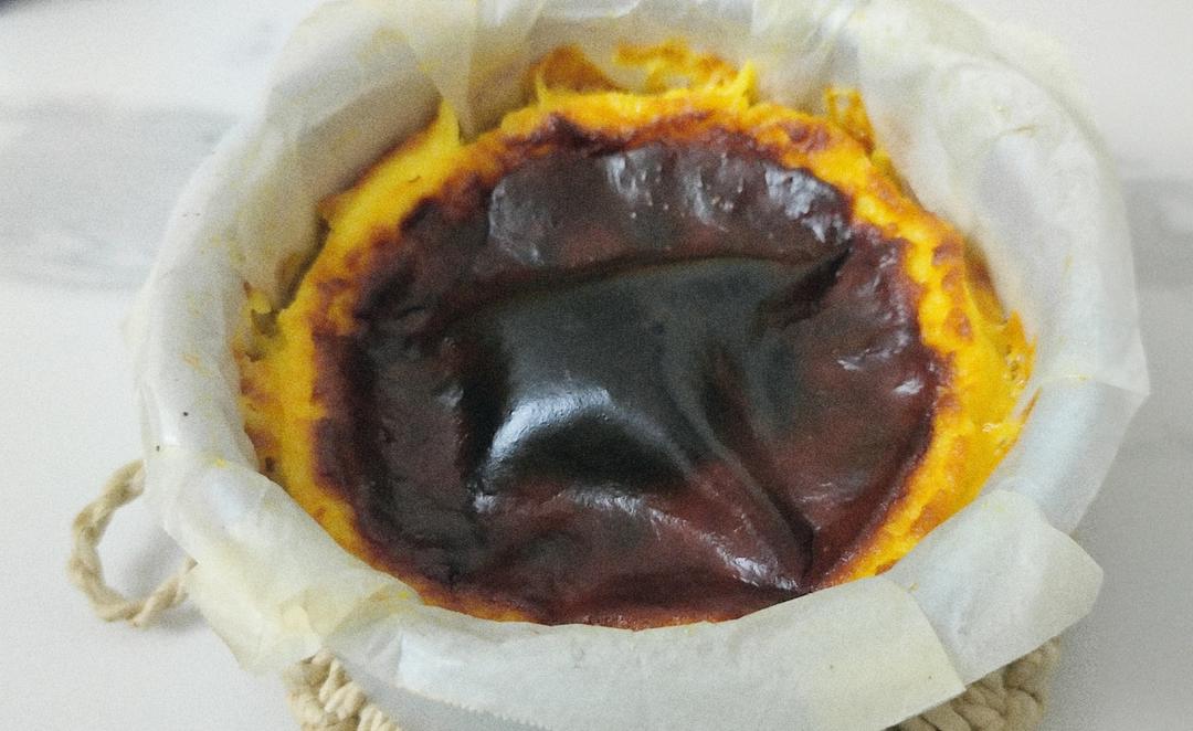 小山进公开食谱-使用大量牛奶，无淡奶油的巴斯克乳酪蛋糕