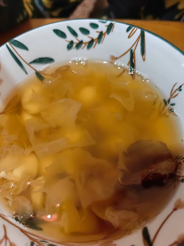 红枣银耳莲子羹（有出胶质、出胶，懒人的电压力锅版）