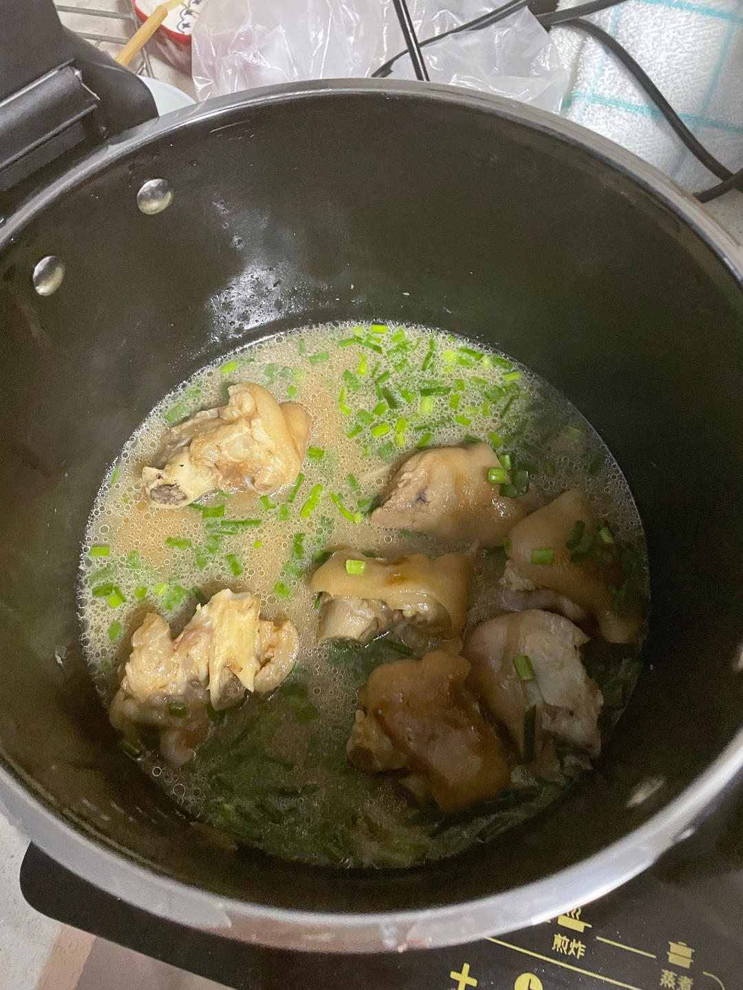 电压力锅卤猪脚