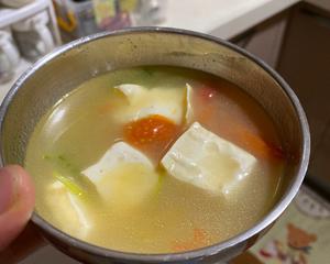 黄花鱼番茄豆腐汤的做法 步骤5