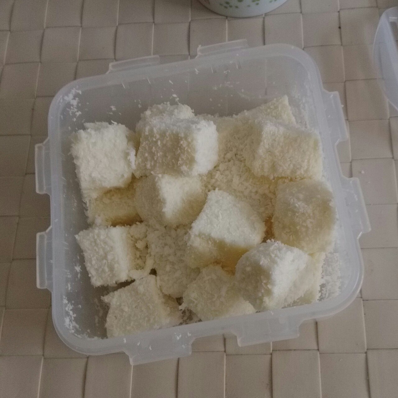 椰丝牛奶小方糕