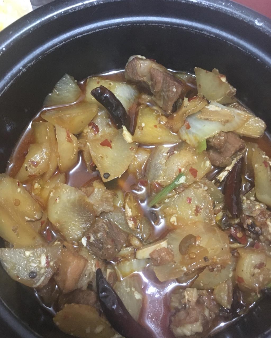 牛腩炖萝卜