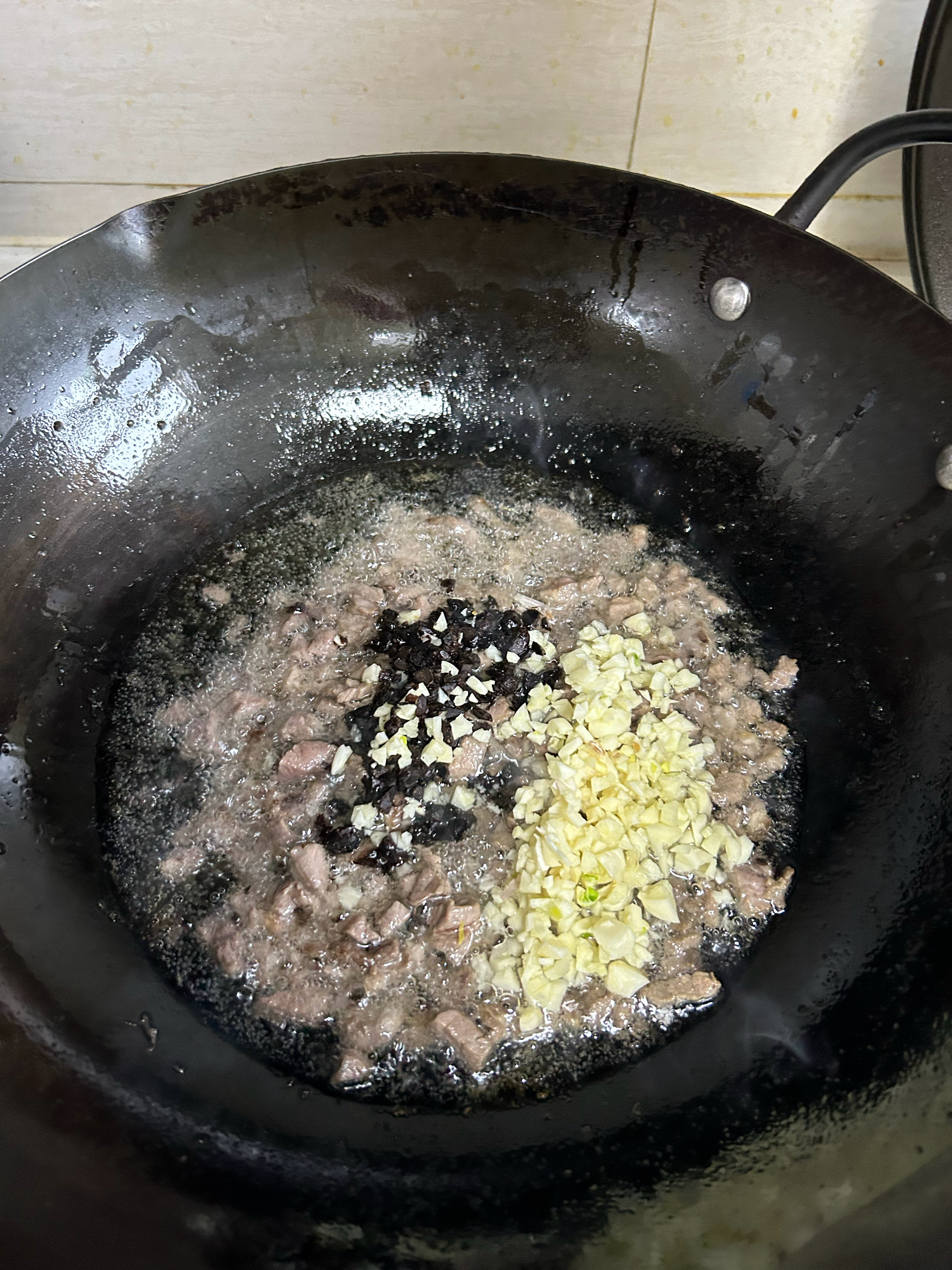 香椿牛肉酱的做法 步骤9