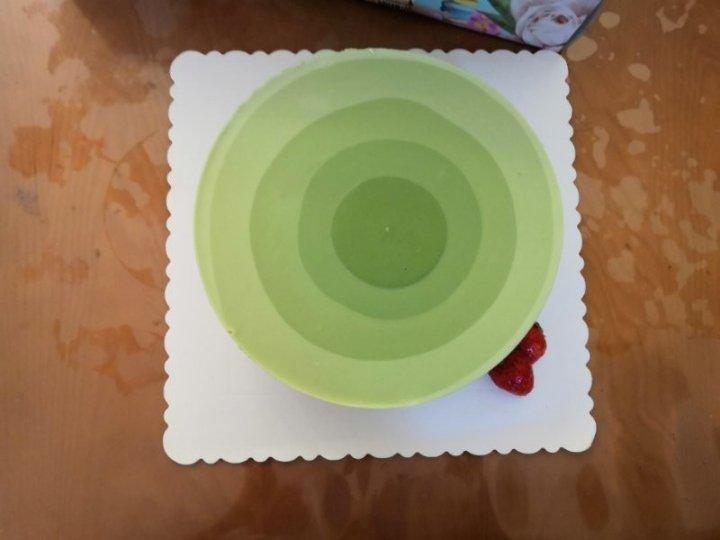 渐变抹茶慕斯蛋糕：我Amanda带着既美又作的抹茶甜点又来了！【曼食慢语】