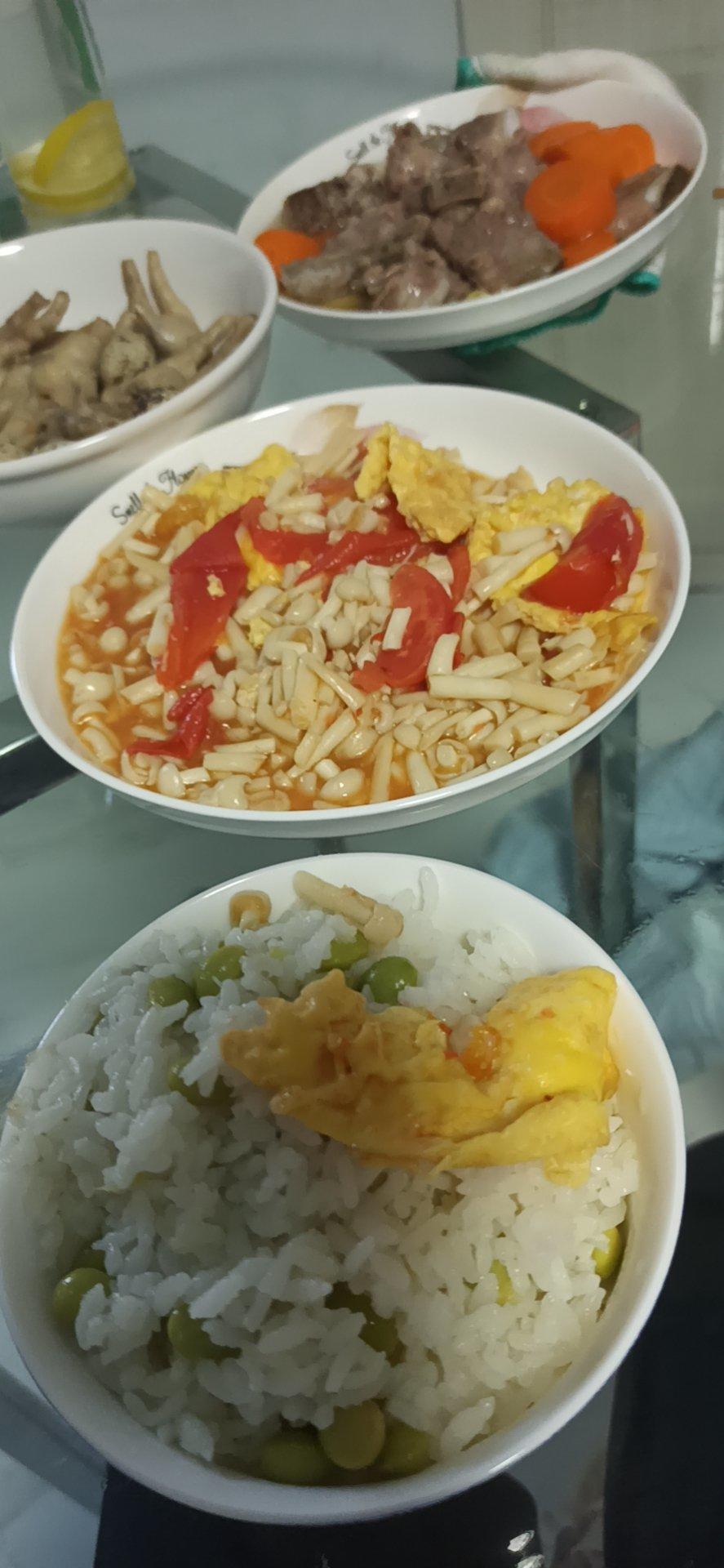 西红柿炒海鲜菇