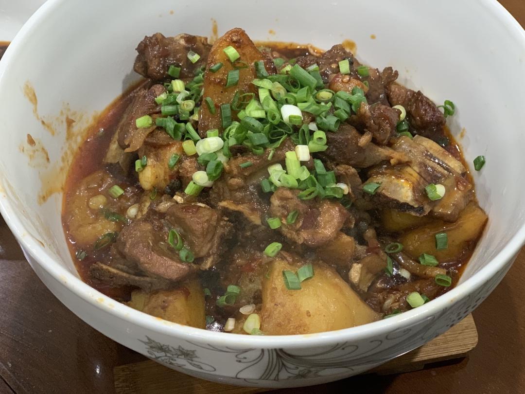 川味土豆烧排骨